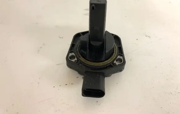 Volkswagen PASSAT B5.5 Oil level sensor 1J0907660B