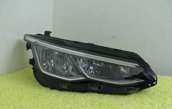 Volkswagen Golf VIII Headlight/headlamp 5H1941006