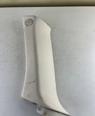 Land Rover Range Rover Sport L320 (C) pillar trim 63124010101