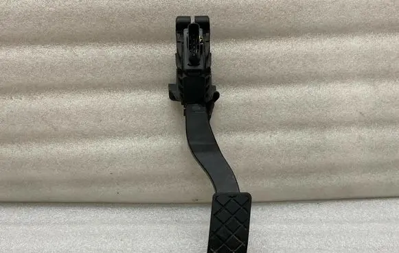 Skoda Superb B8 (3V) Accelerator throttle pedal 5Q1723503H