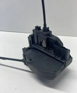 Nissan Navara D40 Front door lock