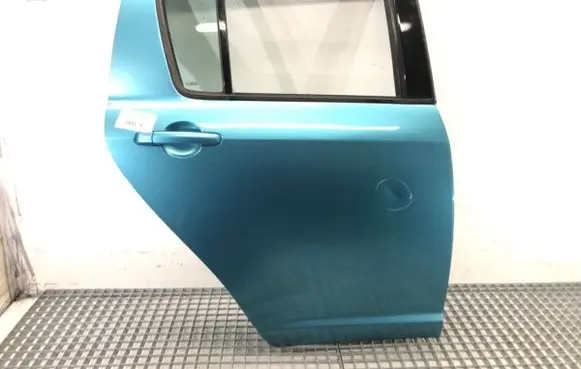 Suzuki Swift I Rear door