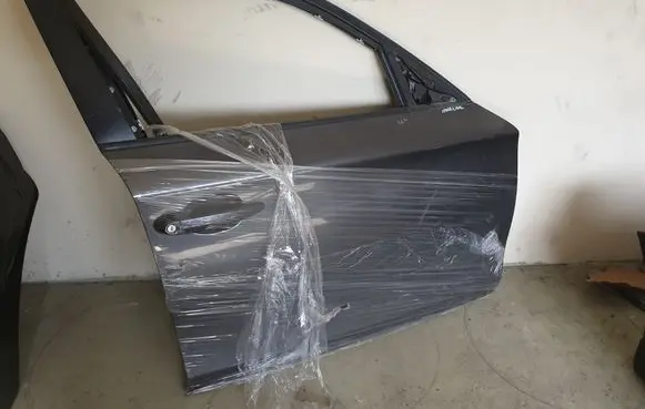 BMW 1 E82 E88 Front door 41515A2A382