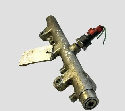 Citroen C5 Fuel main line pipe 0445214019