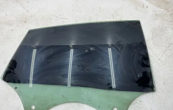 Audi A5 8T 8F Front door window glass four-door 43R00082