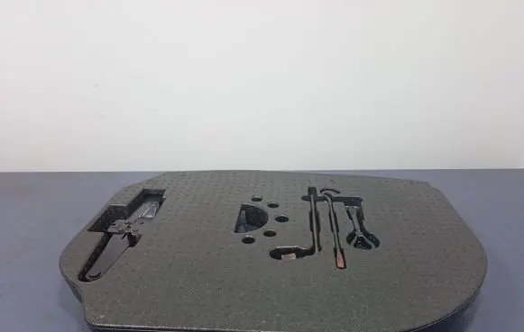 Nissan Primera Trunk/boot lower side trim panel 84975-AV300