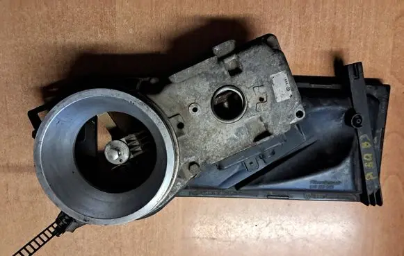 Audi 80 90 B3 Mass air flow meter 0438121011