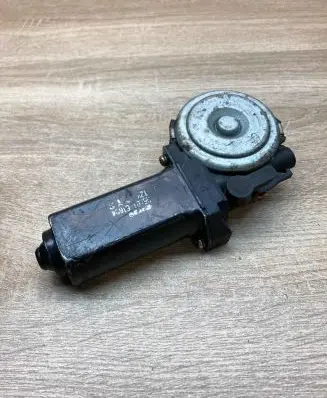 Mazda Xedos 6 Front door window regulator motor 3620161634