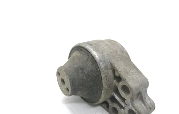 Ford Fusion Engine mount bracket