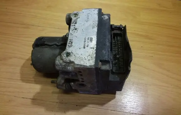 Audi A6 S6 C4 4A ABS Pump 0265214002 8D0614111
