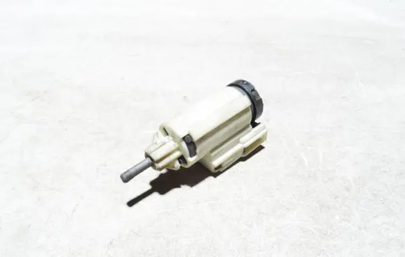 Audi A4 S4 B7 8E 8H Brake pedal sensor switch 8E0927189B