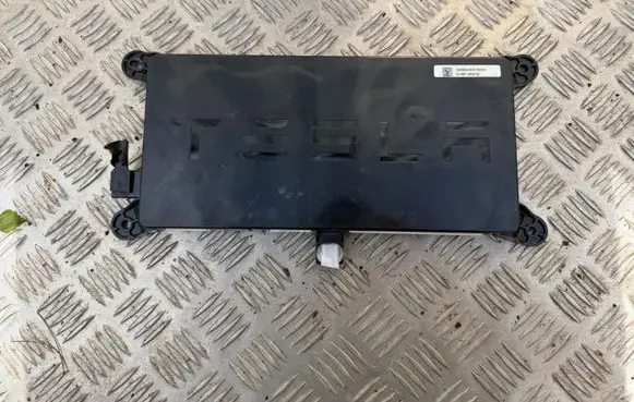 Tesla Model X Comfort/convenience module 104390000E