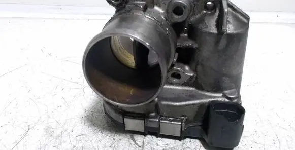 Renault Koleos I Throttle valve 8200330810 H8200330812 0821002681