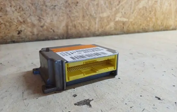 Mercedes-Benz C W203 Airbag control unit/module 0285001866 2038206485