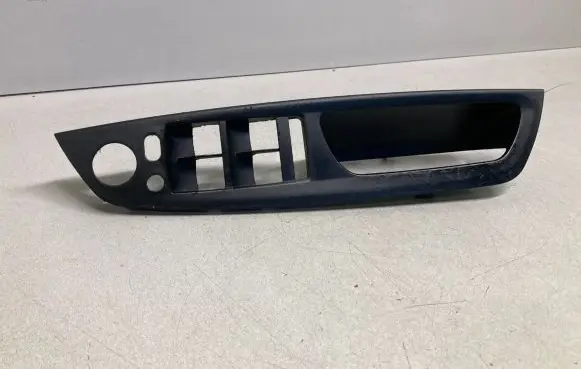 BMW X5 E70 Front door window switch trim 7137138