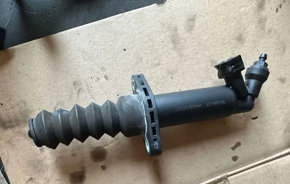 BMW 2 F45 Clutch slave cylinder 6854659 6854559 13670610