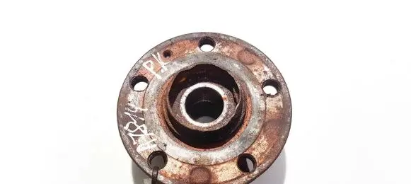 Skoda Octavia Mk2 (1Z) Front wheel hub