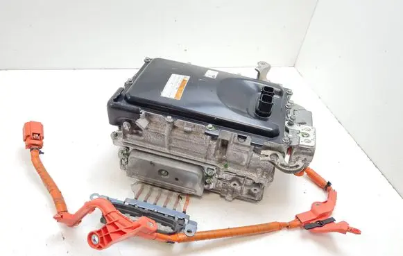 Voltage converter inverter