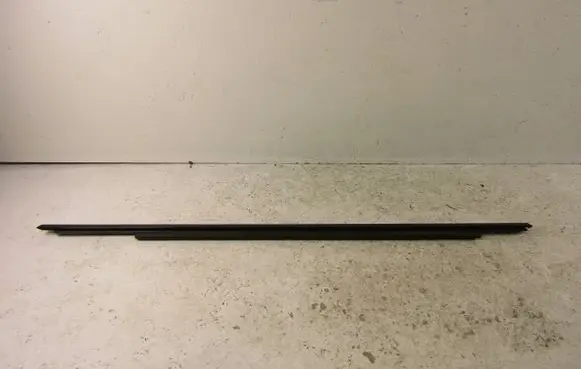 BMW 5 G30 G31 G38 Rear door glass trim molding 7404032