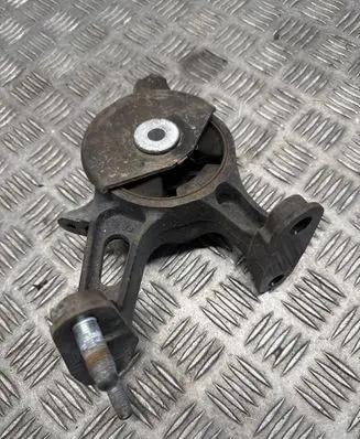 Toyota Avensis T270 Engine mount bracket 