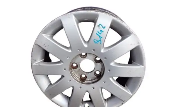 Nissan Primera R17 alloy rim AV900