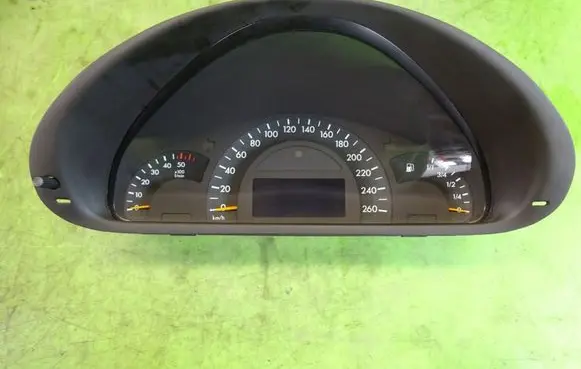 Mercedes-Benz C W203 Speedometer (instrument cluster) A2035407111