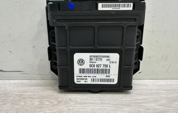 Volkswagen Touareg II Gearbox control unit/module 0C8927750L