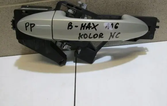 Ford Focus Loading door exterior handle/bracket 