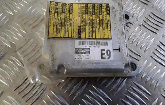 Toyota Prius (XW20) Airbag control unit/module 8917047390 1523006952