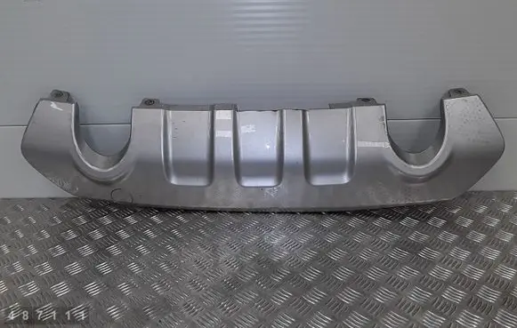 Front bumper lip