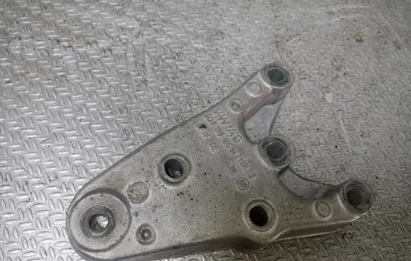 Ford S-MAX Engine mounting bracket 6Q0199185M