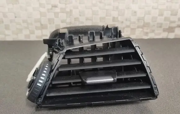 BMW 1 F20 F21 Dash center air vent grill 9205356