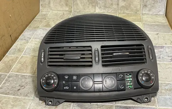 Mercedes-Benz E W211 Climate control unit 2118300385