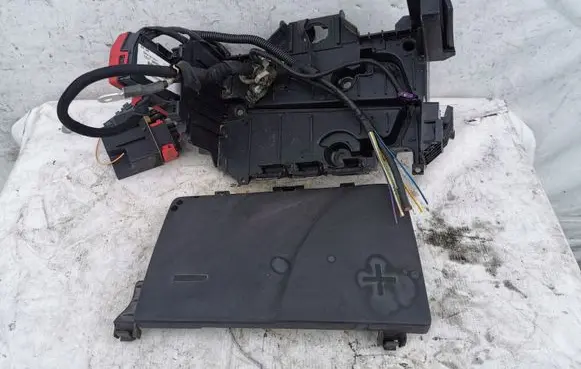Citroen C5 Battery tray 9662335380