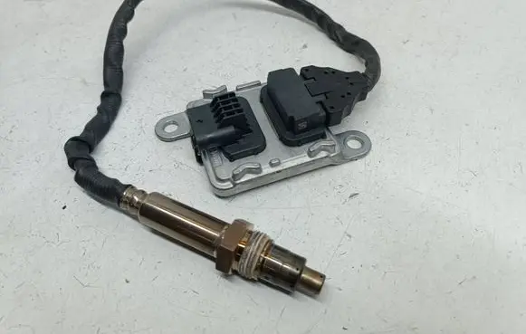 Mercedes-Benz CLA C118 X118 Lambda probe sensor A0009050914 AAA2082120000 0009050914