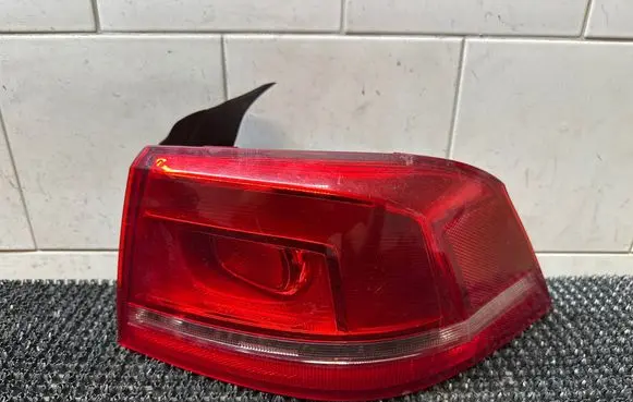 Volkswagen PASSAT B7 Rear/tail lights 3AE945096F