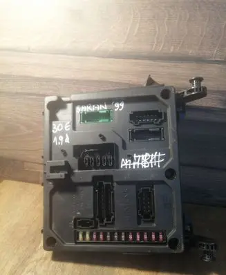 Volkswagen Sharan Fuse module
