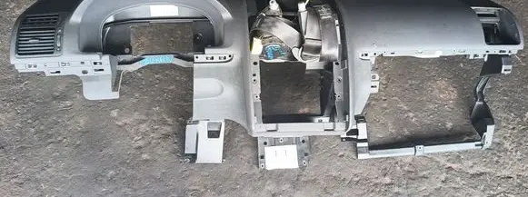 Volkswagen Touran I Dashboard glove box trim 
