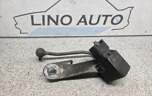 BMW 5 E60 E61 Headlight/headlamp level sensor 1093697