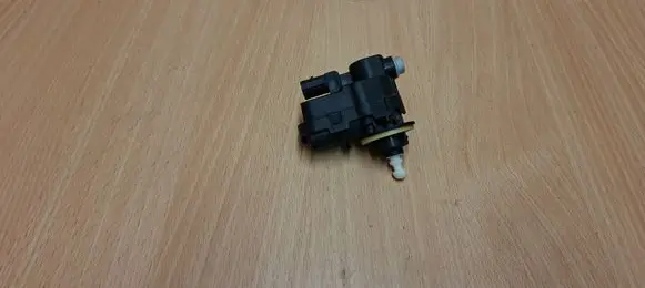 Peugeot 508 Headlight level adjustment motor 89056887