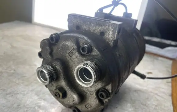 Volkswagen PASSAT B5 Air conditioning (A/C) compressor (pump) 5062310500