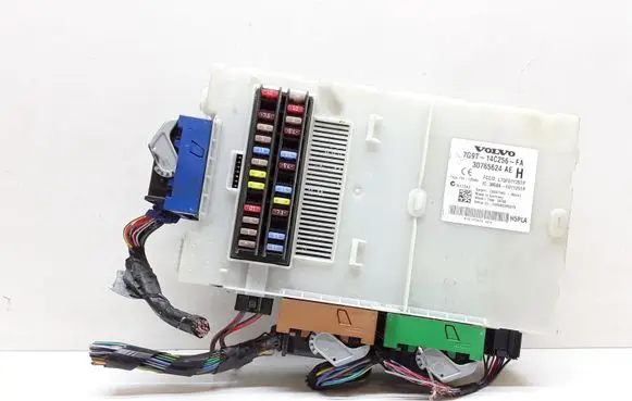 Volvo V70 Fuse module 7G9T14C256FA 30765624AE