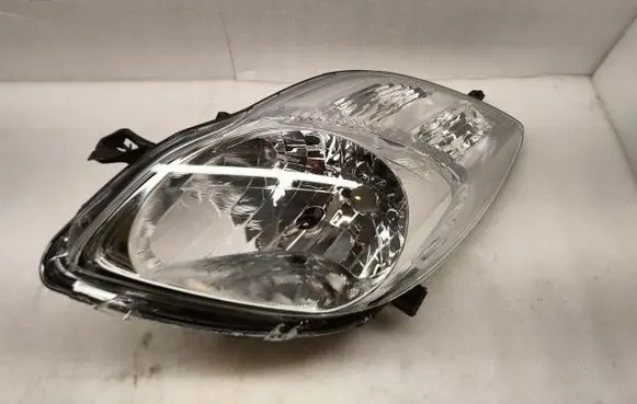Toyota Yaris Headlight/headlamp