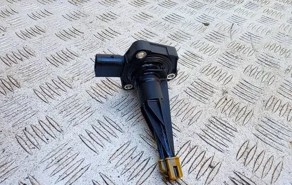 BMW 3 F30 F35 F31 Oil level sensor 8608780