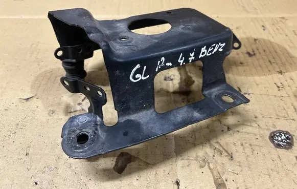 Mercedes-Benz GL X164 Pneumatic air compressor holding bracket 102691