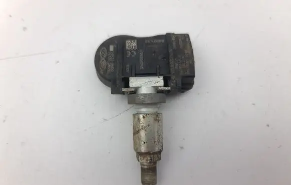 Hyundai Santa Fe Tire pressure sensor 529333N100