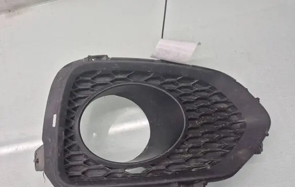 KIA Sorento Front fog light trim/grill 