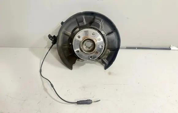 BMW 2 F22 F23 Rear wheel hub 6792516 6867261