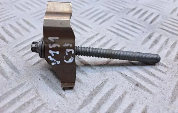 Toyota Verso Fuel Injector clamp holder 23695WA010 9006932052