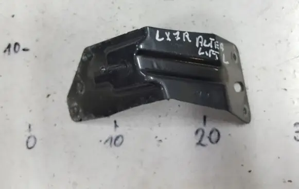 Seat Altea Fender mounting bracket